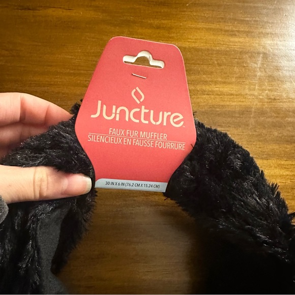 Faux Fur Muffler Scarf Black NWT - Picture 3 of 4